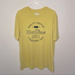 Men’s Levi’s yellow t-shirt size XL